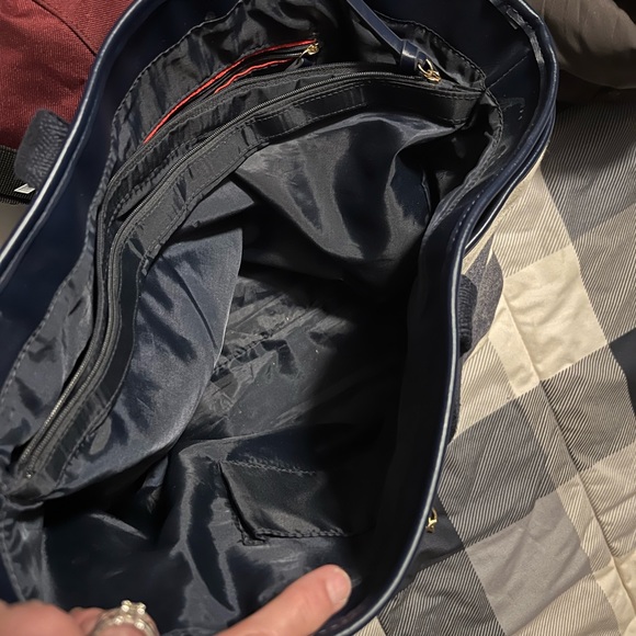 Tommy Hilfiger purse - Picture 3 of 9
